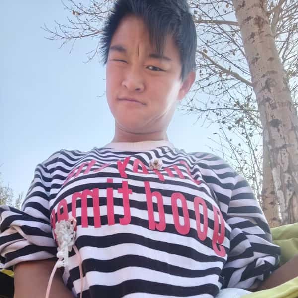 内蒙古24岁单身美女真诚找对象-南京征婚相亲网
